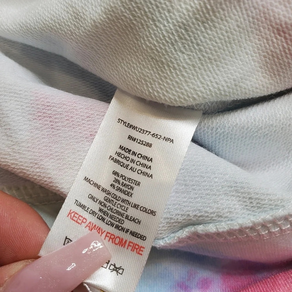 Rae Dunn XOXO Sweatshirt - Picture 5 of 6